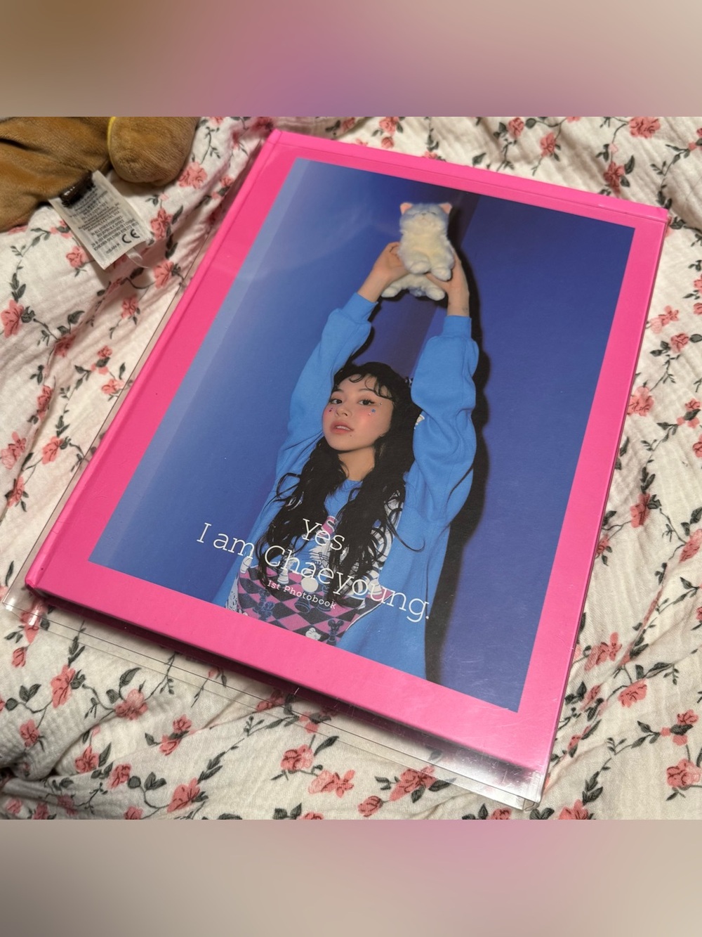 CHAEYOUNG - YES, I AM CHAEYOUNG. (1ST PHOTOBOOK)